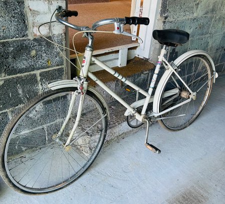 Vintage Columbia Woman's Bike, White, 3 Speed