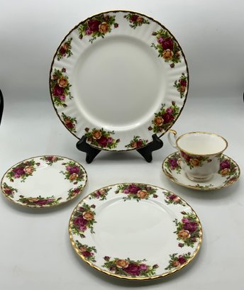 Royal Albert Dinnerware Service For 6 ~ Old Country Roses ~ 5 Pc Place Settings