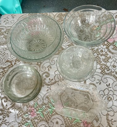 Nice Variety Of Glass Serving Bowls & More!