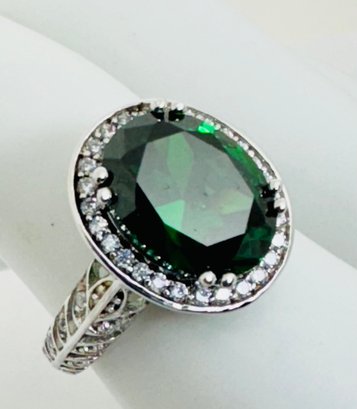 GORGEOUS STERLING SILVER LAB CREATED EMERALD AND WHITE STONE RING