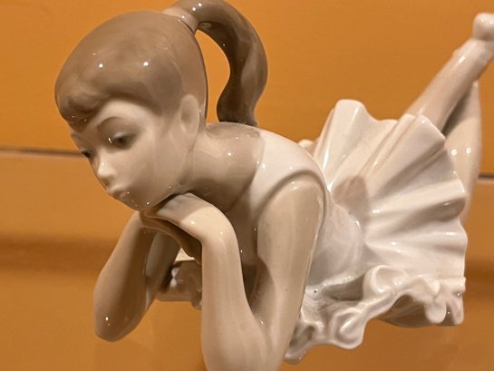 Nao By Lladro Porcelain 'Pensive Ballerina' Figurine  #