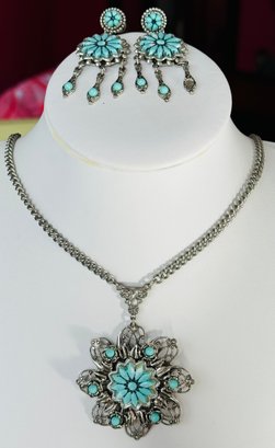 VINTAGE SILVER TONE FAUX TURQUOISE NECKLACE AND DANGLE SCREWBACK EARRING SET