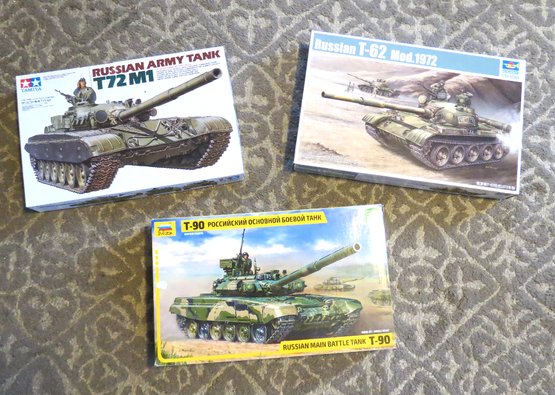 3 Russian Tank Model Kits New In Box
