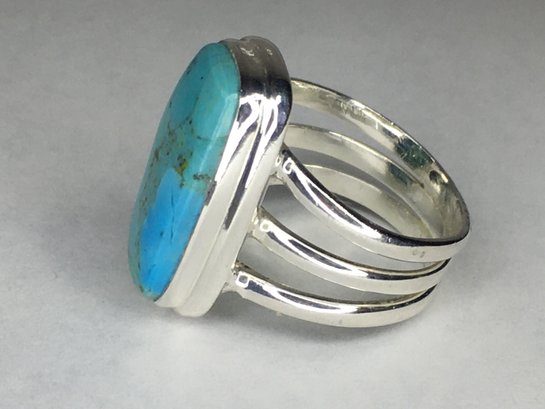Very Pretty Sterling Silver / 925 Ring With Turquoise - Very Nice Design - Ring Is Brand New Never Worn !