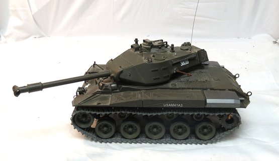 Heng Long RC Walker Bulldog Battle Tank USA M41 A3 1/16