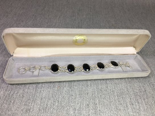 Very Pretty Brand New 925 / Sterling Silver Toggle Bracelet - With Facted Black Onyx Gem Stones - 7-1/2' Long
