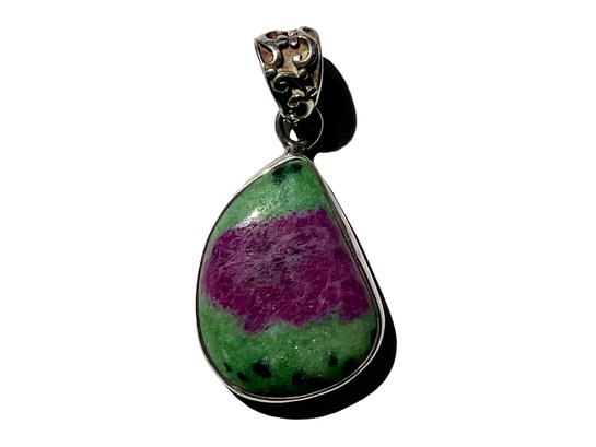 Ruby Zoisite Necklace Pendant Set In Silver