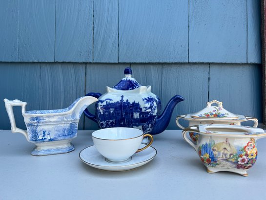 Vintage Tea Pot & Other Accessories