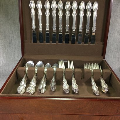 Very Nice High Quality REED & BARTON Silver Plated Flatware - Complete Service For 8 With Fitted Storage Box