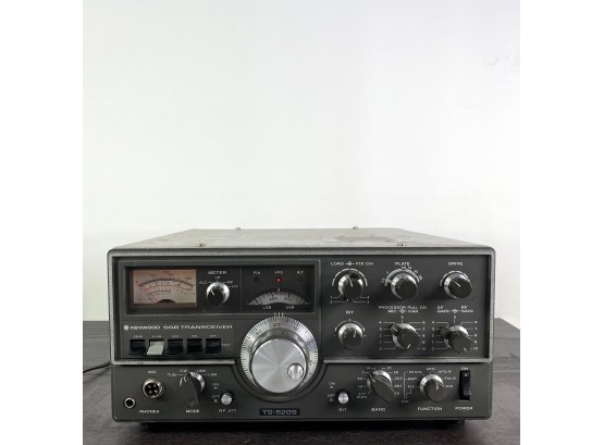 Kenwood TS 520-s - SSB Transceiver - Powers On