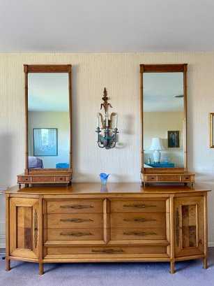 Sophisticate By Tomlinson, Mid Century Low Dresser With Two Mirror.