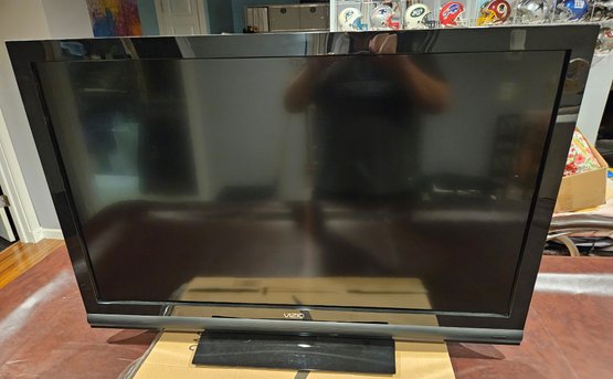 Vizio 42flat Screen TV With Remote. Works Perfectly.
