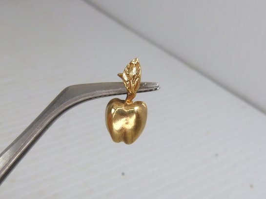 14K Yellow Gold Apple With Leaf Pendant