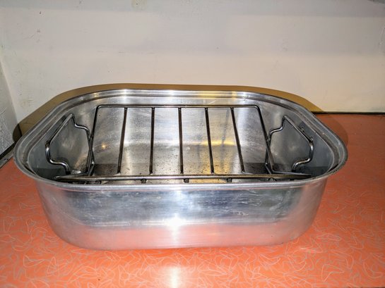 Vintage Aluminum Roasting Pan With Rack & Side Handles