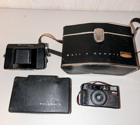 Set Of 4 Vintage Cameras