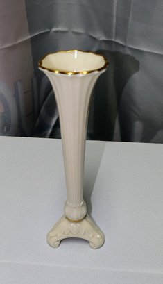 Lenox Scallop Rim Fluted Bud Vase