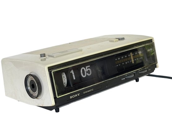 Vintage SONY Digimatic AM/FM Clock Radio