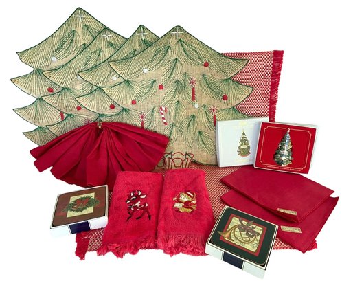 A Collection Of Vintage Christmas Napkins, Placemats, Coaster And More (J)