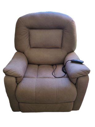 Motomotion By Bob's Discount Furniture -tan Heated Massaging Recliner Lift Chair - In Great Condition
