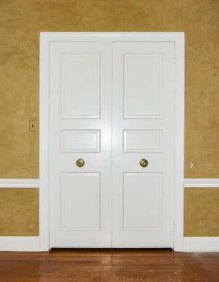 A Double Door Entry To Dining Room - 1.75' Thick