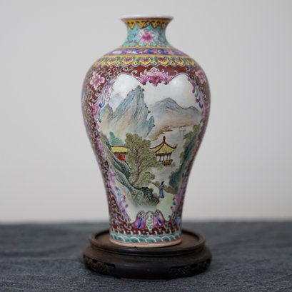 Hand Painted Chinese Vase, Beautiful