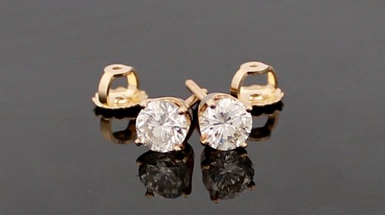 1 Carat TW Diamond Stud Earrings