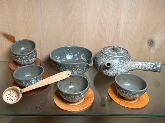 White Floral Design Grey Ceramic Tea Set Side Handle Tea Pot Cups Wood Coasters Wooden Tea Infuser