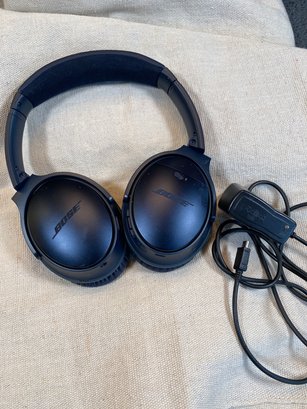 Bose QC35 In Very Good Condition Pad Are Clean
