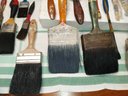 Great Assortment Of Used Vintage Paint Brushes Various Sizes