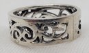 Vintage Sterling Silver Size 4.5 Lovely Ring ~ 2.48 Grams