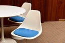 Mid-Century Modern Set Of Five Saarinen-Style Tulip Dining Chairs And Table By Contemporary Shells