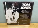 TOM JONES. LIVE IN LAS VEGAS AT THE FLAMINGO On 1969 Parrot Records Stereo With 1972 Concert Program.