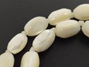 VINTAGE NATURAL MOTHER OF PEARL BEADED NECKLACE