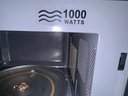 Lightly Used 1000 Watt Farberware Microwave - FMO11AHTBKB - Tested Working