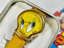 Contemporary 1994 Loony Tunes Tweety Bird Wristwatch In Original Box