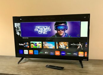 VIZIO 32' Smart TV With Remote