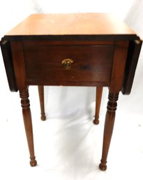 Early-american Drop-leaf Side Table