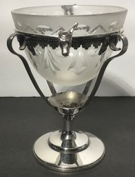 Meriden & Co. Etched Glass Compote In Ram Head Silver Tone Stand