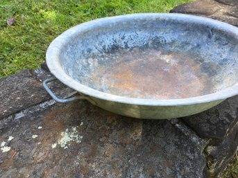 VINTAGE GALVANIZED METAL UTILITY BOWL WITH SIDE HANDLES