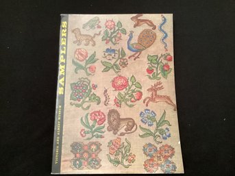 Samplers From The Victoria & Albert Museum By Donald King Paperback