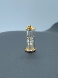 Amazing 14k Yellow Gold Hour Glass Charm - Works!