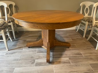 Traditional Oak Dining Table