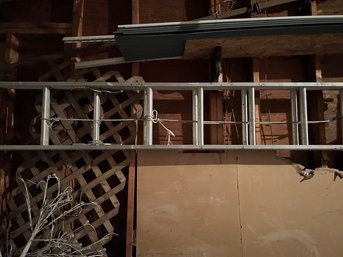 Extension Ladder, 16 Feet