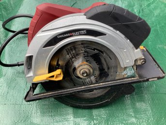 Circular Saw With Laser Guide System