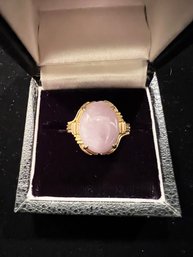 Lavender Jade Ring Set In 18 Kt Yellow Gold