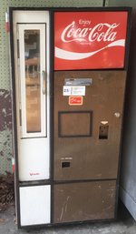 Vintage Coca-Cola Vending Machine, The Real Thing, Coke.