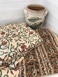 New! French Tablecloth Plus 12 Napkins And Stoneware Pot