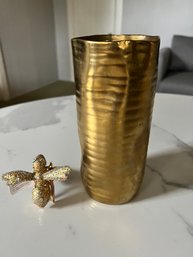 Gold Vase And Bee Bedazzled Wine Stopper