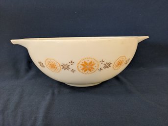 Pyrex 444 Town And Country Crossstitch 4 QT Bowl