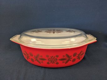 Vintage Pyrex Golden Poinsettia 2&1/2 QT Casserole With Lid